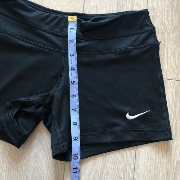 Nike Dri-Fit Performance Shorts in Black - Picture 8 of 8